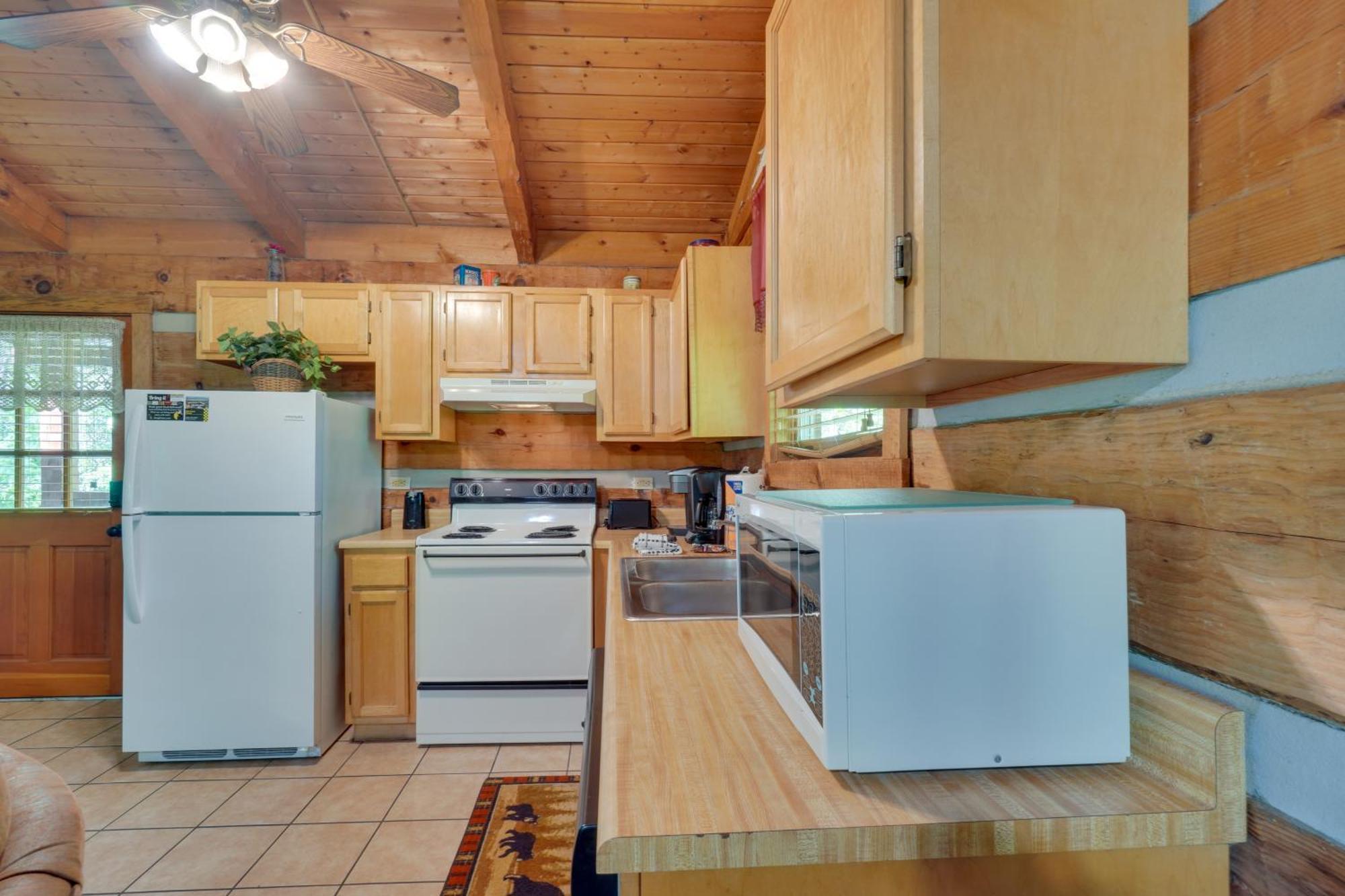 Gatlinburg Cabin With Hot Tub About 6 Mi To Downtown! מראה חיצוני תמונה