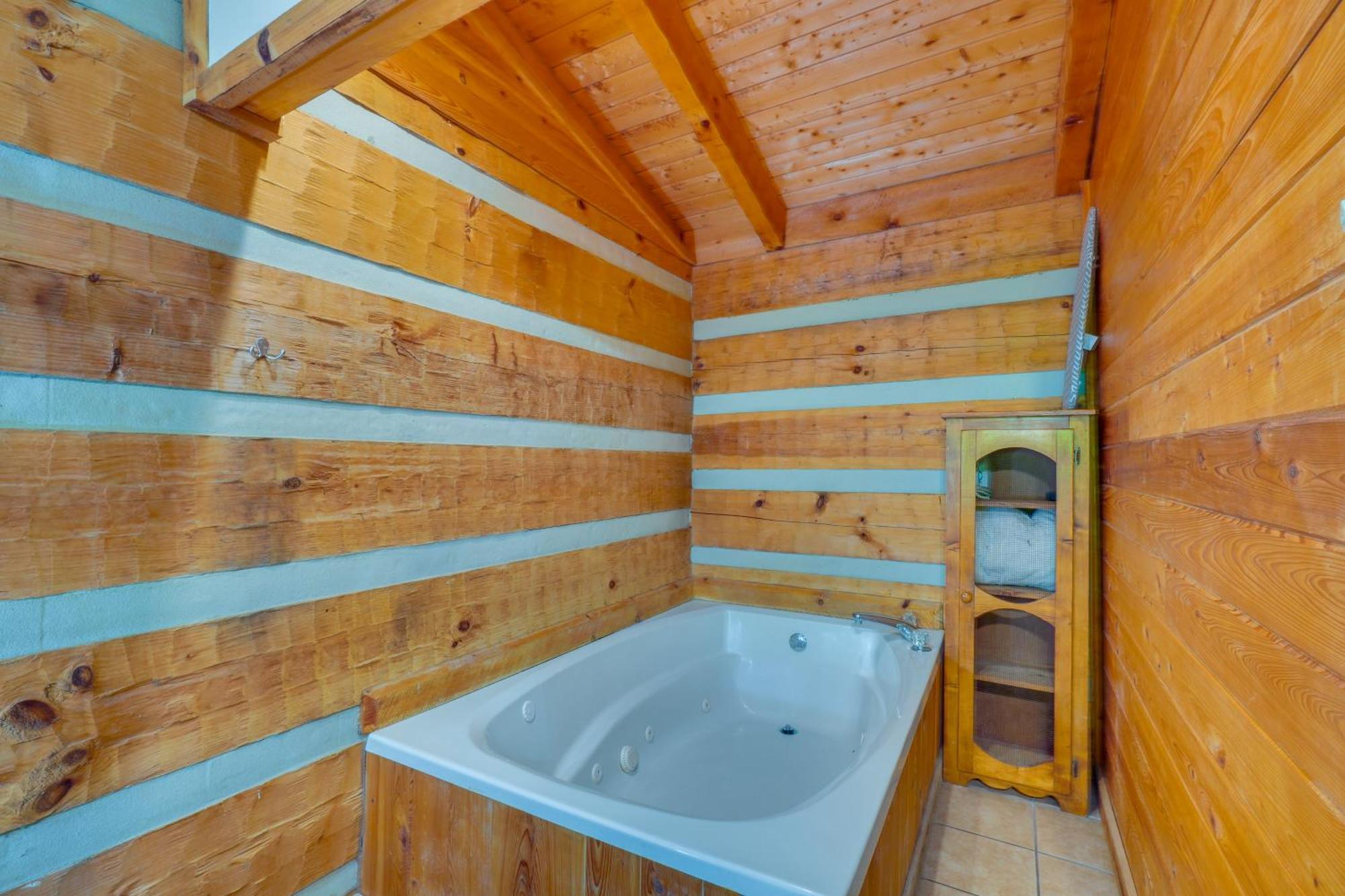 Gatlinburg Cabin With Hot Tub About 6 Mi To Downtown! מראה חיצוני תמונה