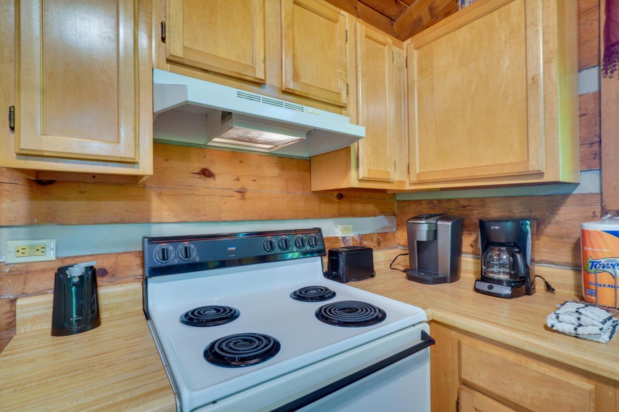 Gatlinburg Cabin With Hot Tub About 6 Mi To Downtown! מראה חיצוני תמונה