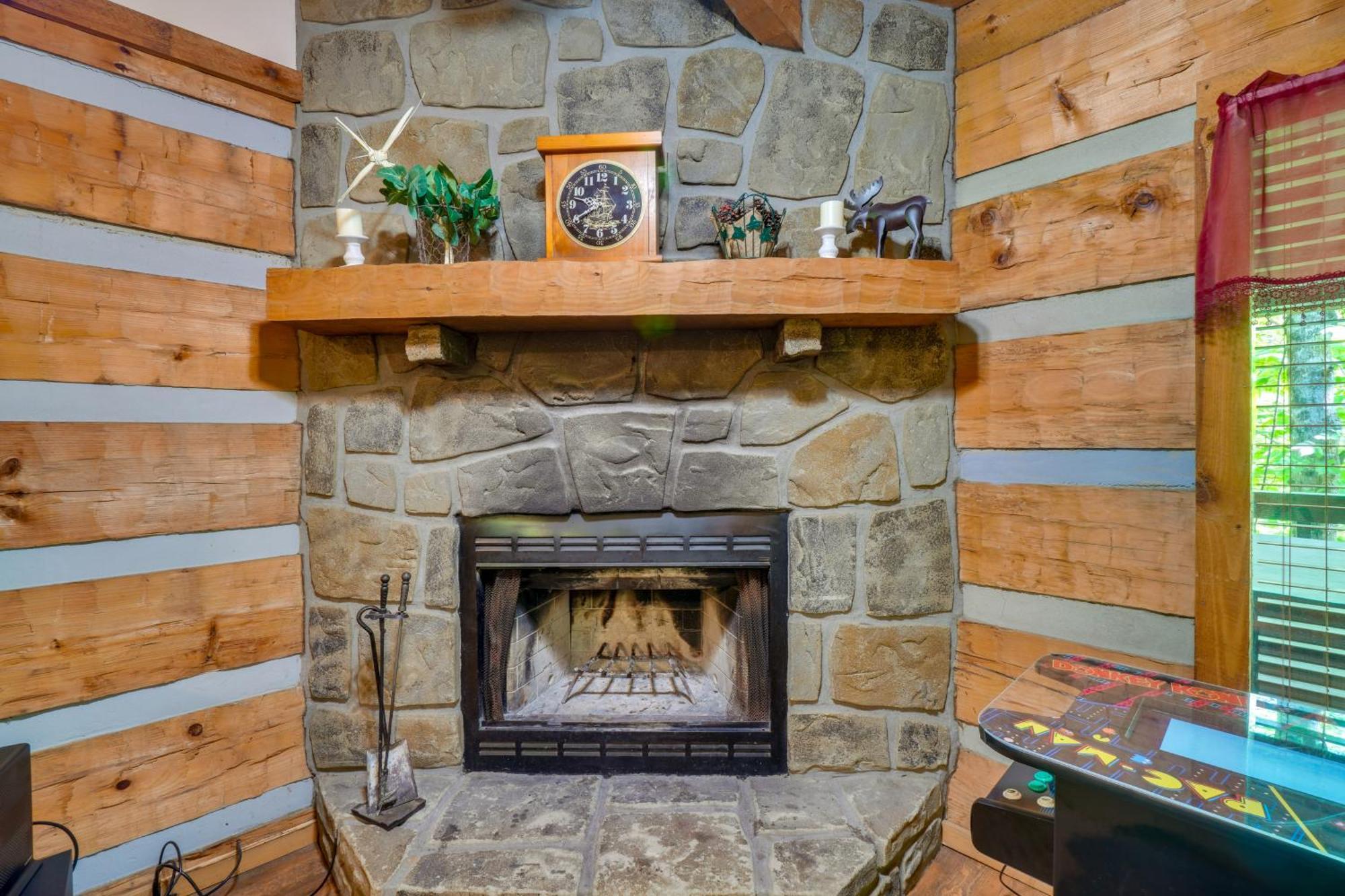 Gatlinburg Cabin With Hot Tub About 6 Mi To Downtown! מראה חיצוני תמונה